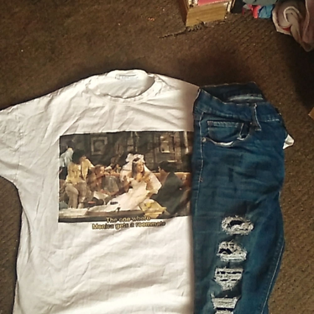 TV SERIES FRIENDS SHIRT WITH A PAIR OF MUDD RIPPED JEANS !!